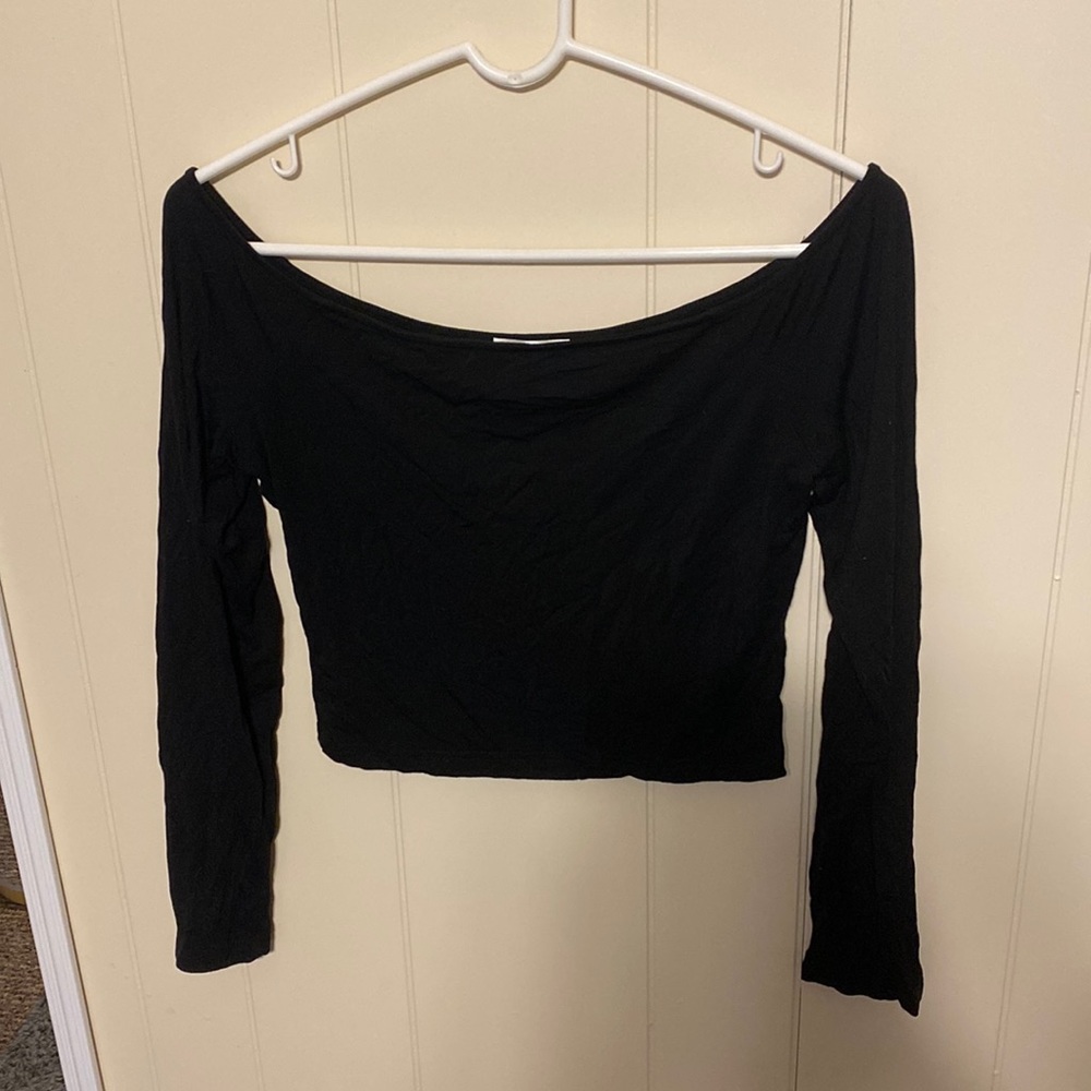 Off shoulder crop top!